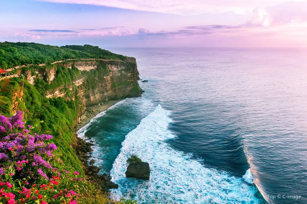 Things to do in Seminyak-Uluwatu Temple