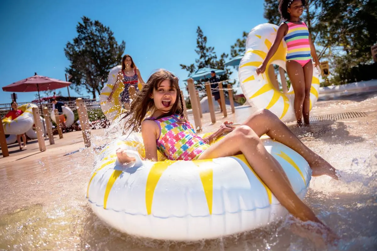 ดิสนีย์บลิซเซิร์ดบีช(Disney's Blizzard Beach Water Park) - (ฟลอริดา)