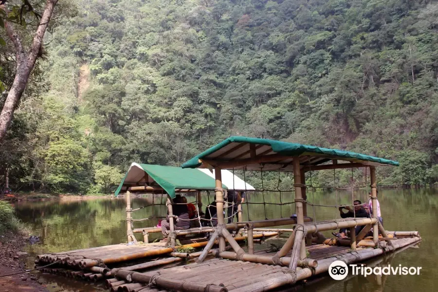 Tempat Wisata di Sentul - Telaga Warna Resort & Resto