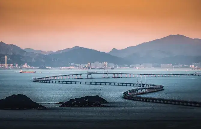 Travel to Macau -Hong Kong-Zhuhai-Macau bridge