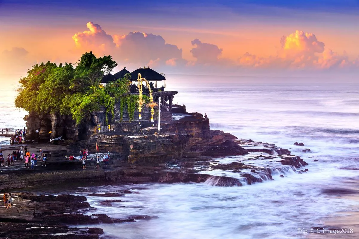 Things to do in Seminyak-TANAH LOT TEMPLE