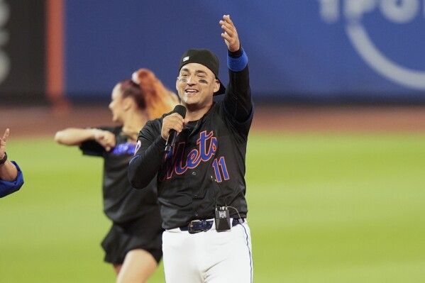 New York Mets' Jose Iglesias performs after a baseball game between the Mets and the Houston Astros, Friday, June 28, 2024, in New York. The Mets won 7-2. (AP Photo/Frank Franklin II)