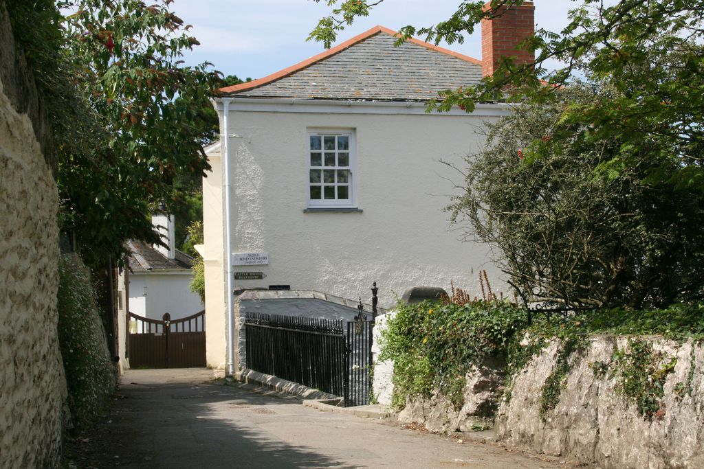 Exterior of September Cottage in Cornwall