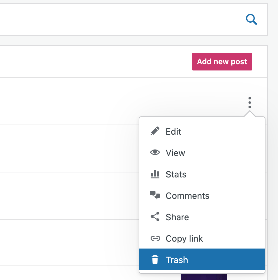 A lixeira é a última opção dentro dos três pontos, que fica localizado no lado direto de qualquer post ou página.
