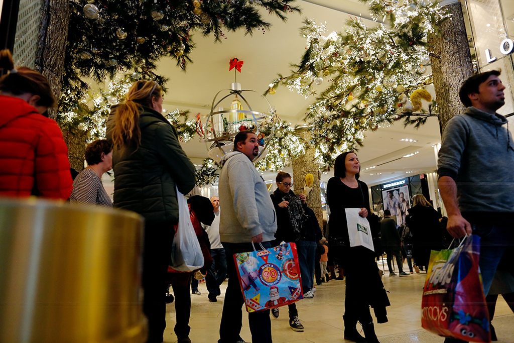 Holiday Shoppers, holiday spending, holiday shopping