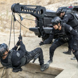 swat-season-4-episode10b-1068x712.th.jpg