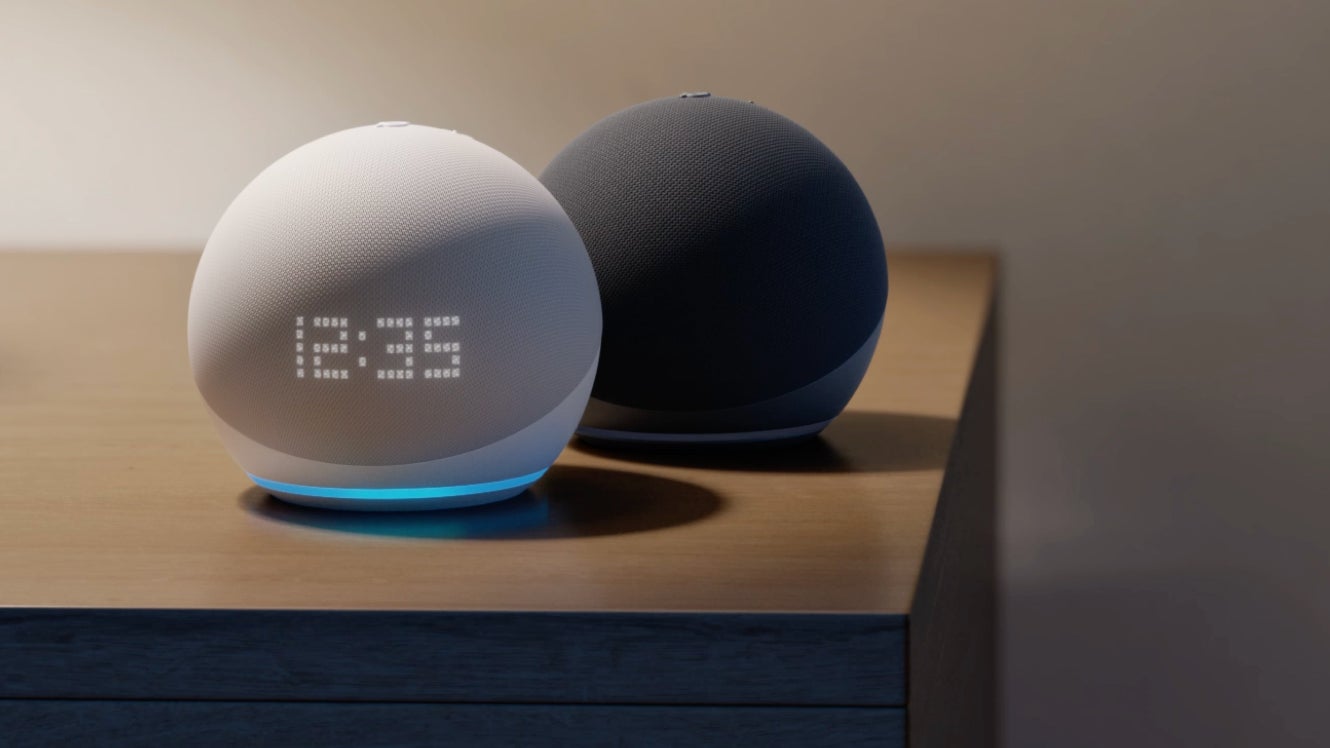 The Echo Dot Clock (left) and Echo Dot (right). 