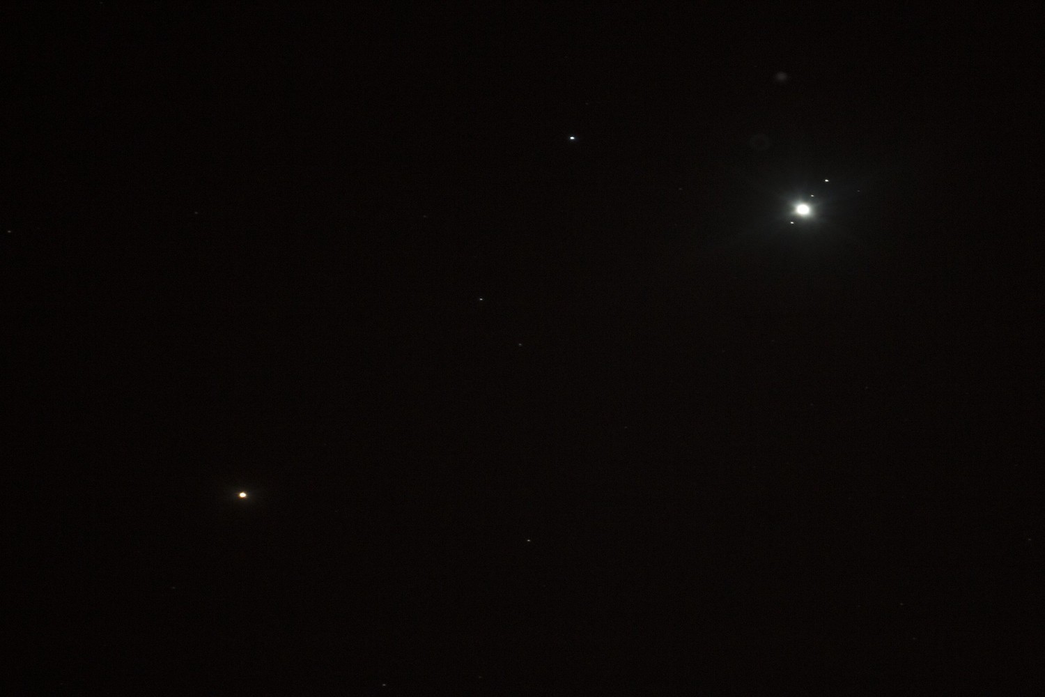 An image of Jupiter and Mars in conjunction morning of October 20, 2015.