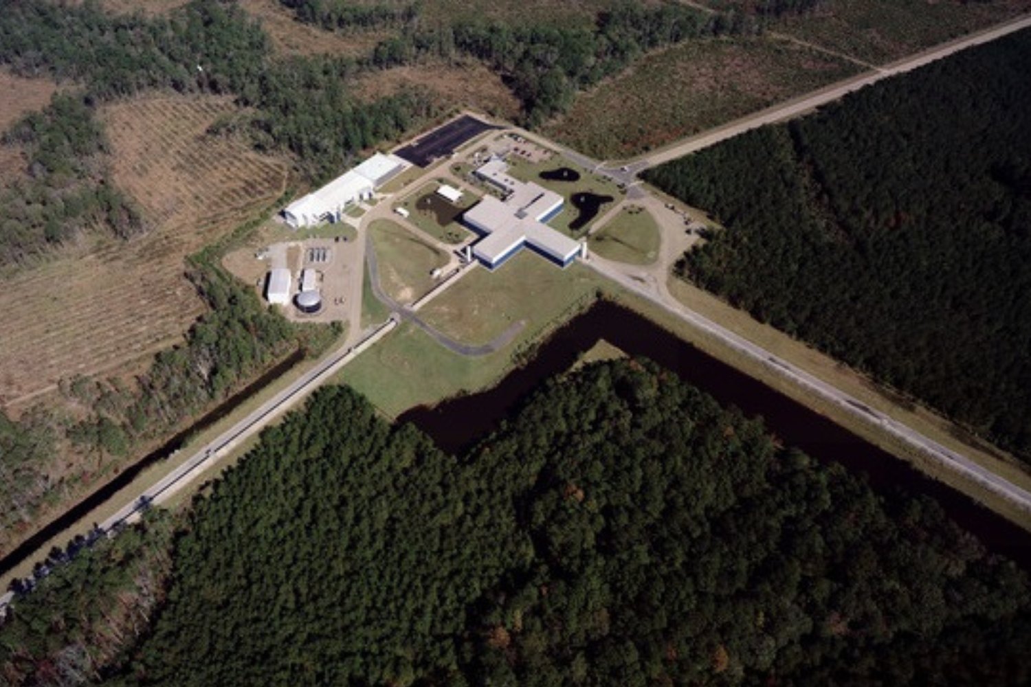 The LIGO facility near Livingston, Louisiana. Photo: Caltech/MIT/LIGO Lab / Wikimedia Commons