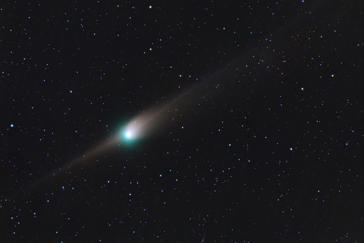 Image of a comet with an anti-tail