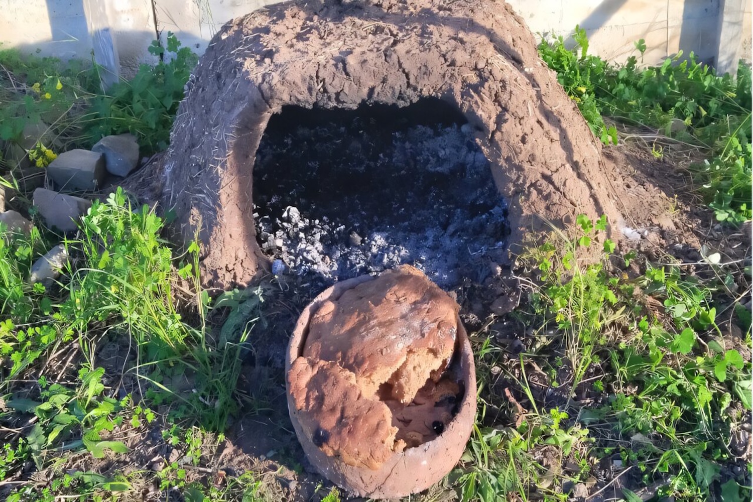 Replica Neolithic focaccia and oven