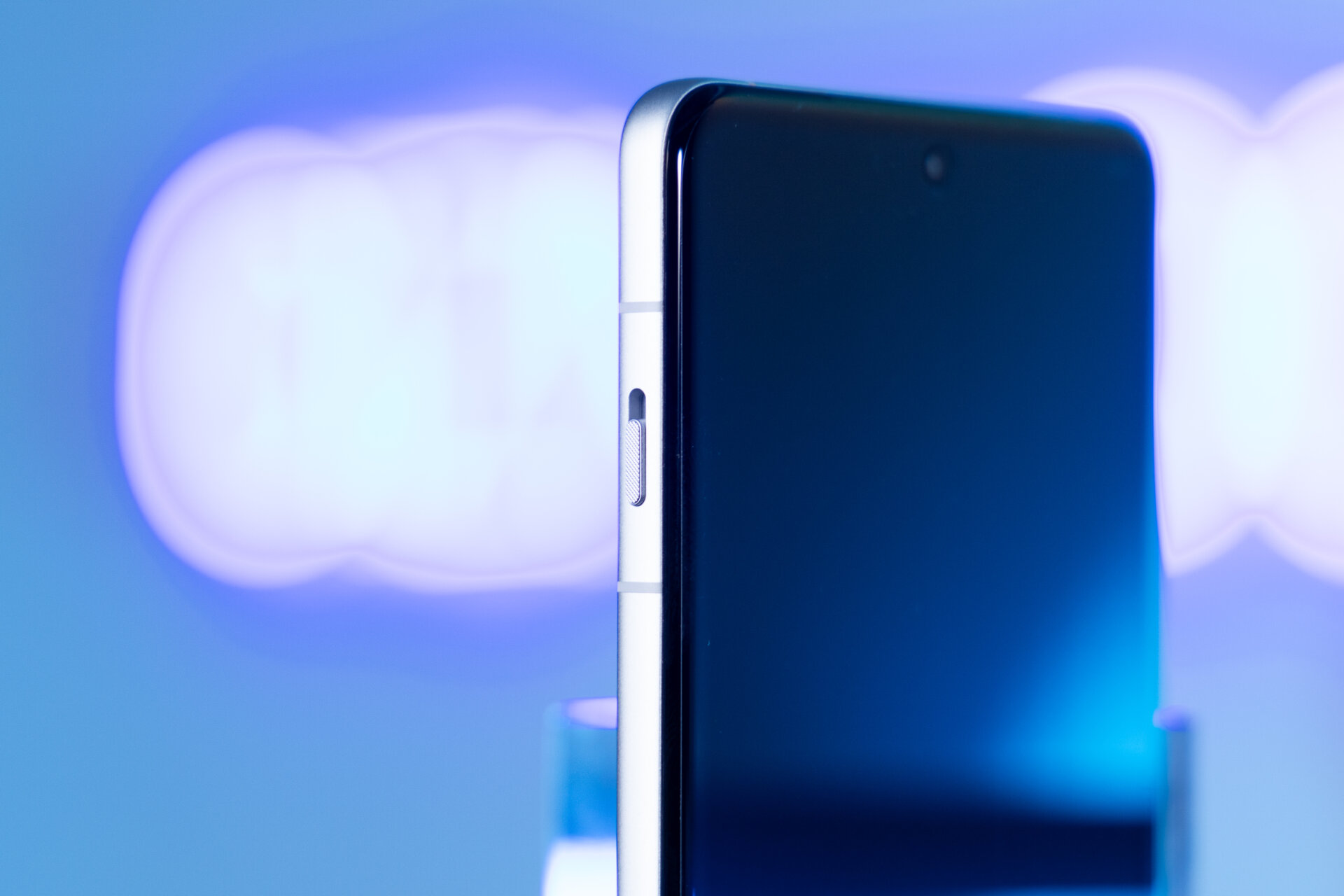 Side shot of Oppo Find 8X Pro Smartphone