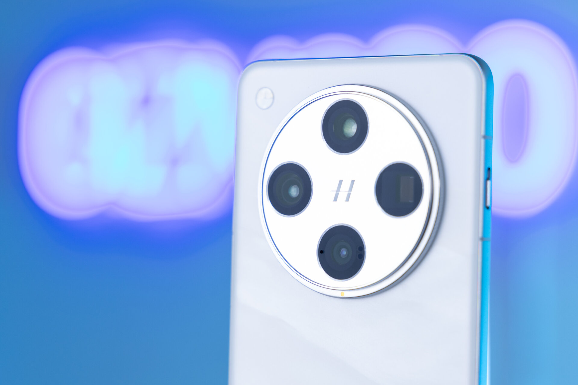 Oppo Find 8X Pro Smartphone shot of rear cameras