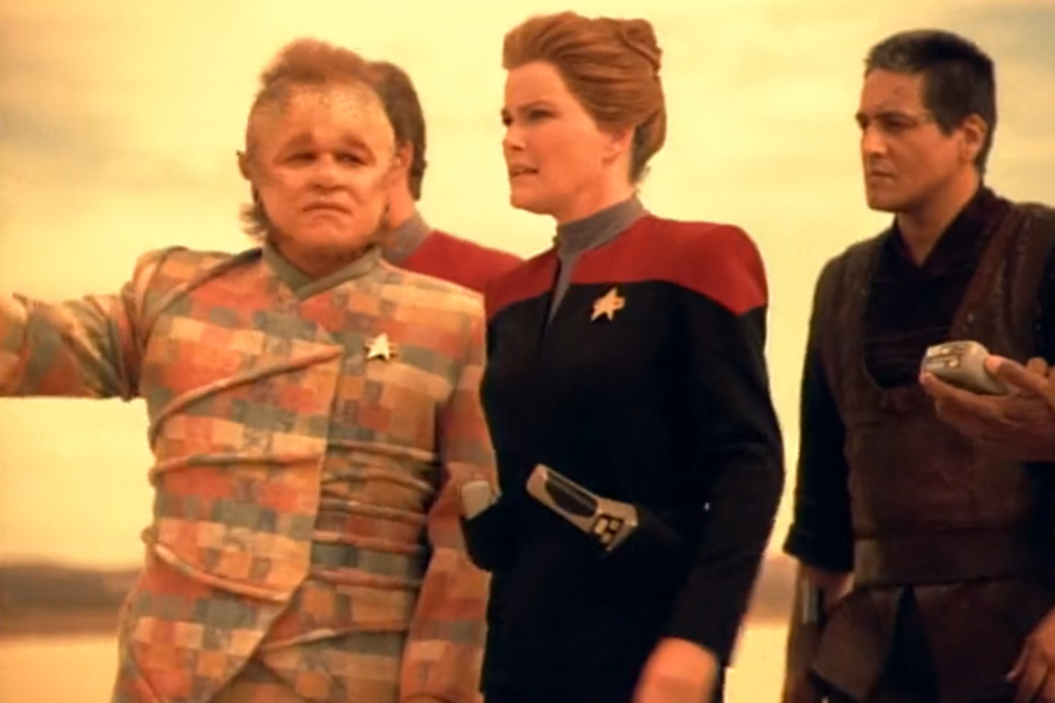 Star Trek Voyager Caretaker Janeway Neelix