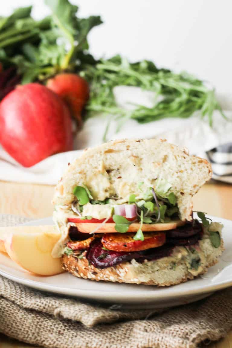 Garlic Tarragon Roasted Beet Sandwiches are a delicious healthy vegan lunch option. Recipe via www.gratefulgrazer.com