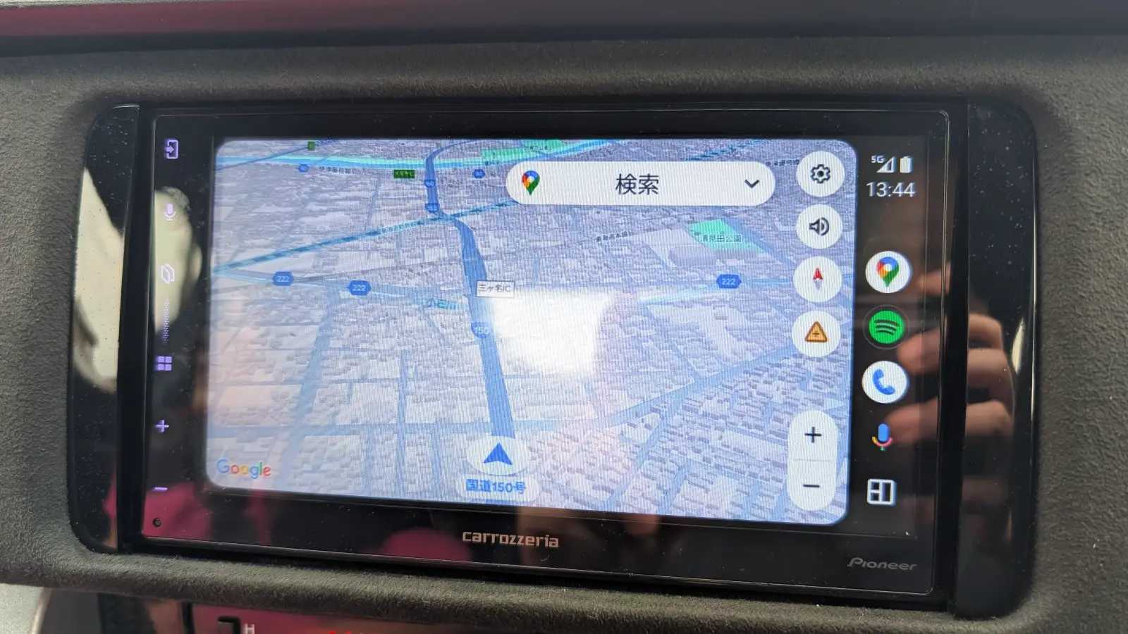 ディスプレイオーディオ上の Android Auto の写真