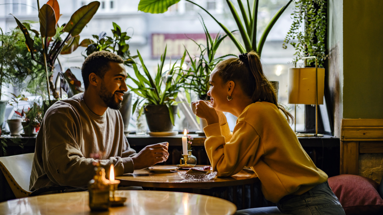 Couple on a date at a cafe