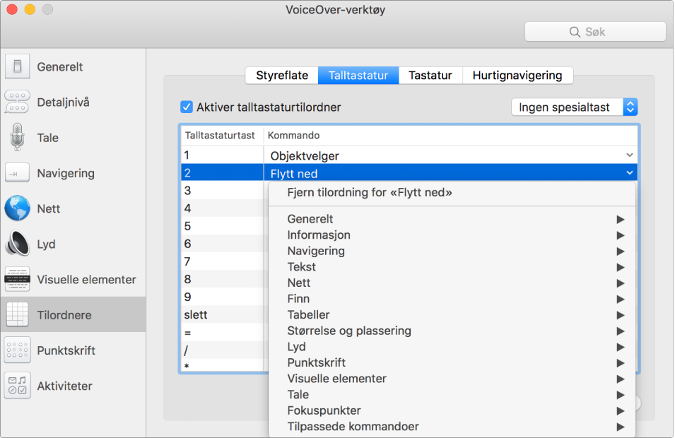 VoiceOver-verktøy-vinduet som viser Tilordnere-kategorien markert i sidepanelet og Talltastatur-panelet markert til høyre. Øverst i Talltastatur-panelet er avkrysningsruten for Aktiver talltastaturtilordner markert. Ingen spesialtast er valgt fra Spesialtast-lokalmenyen. Nedenfor avkrysningsruten og lokalmenyen vises en tabell med to kolonner: Talltastatur-tast og Kommando. Andre rad er valgt og inneholder 2 i Talltastatur-kolonnen og Flytt ned i Kommando-kolonnen. En lokalmeny under Flytt ned viser kommandokategorier, som Generelt. Hver kategori har en pil som viser kommandoer som kan tilordnes gjeldende Talltastatur-tast.