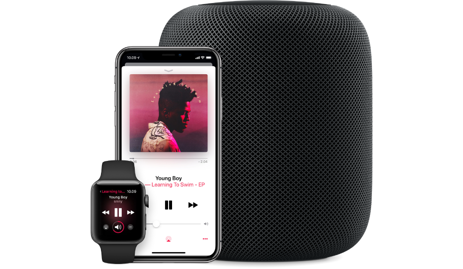 En visning av en sang på Apple Music som spilles på en Apple Watch, iPhone og HomePod.