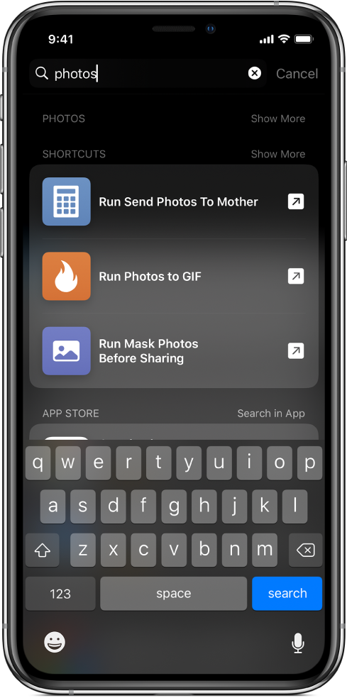 Suche nach Kurzbefehlen mithilfe des Suchbegriffs „Fotos“ und die Liste der Ergebnisse: Kurzbefehle +++„Run Send Photos To Mother“, „Run Photos to GIF“ und „Run Mask Photos Before Sharing“.