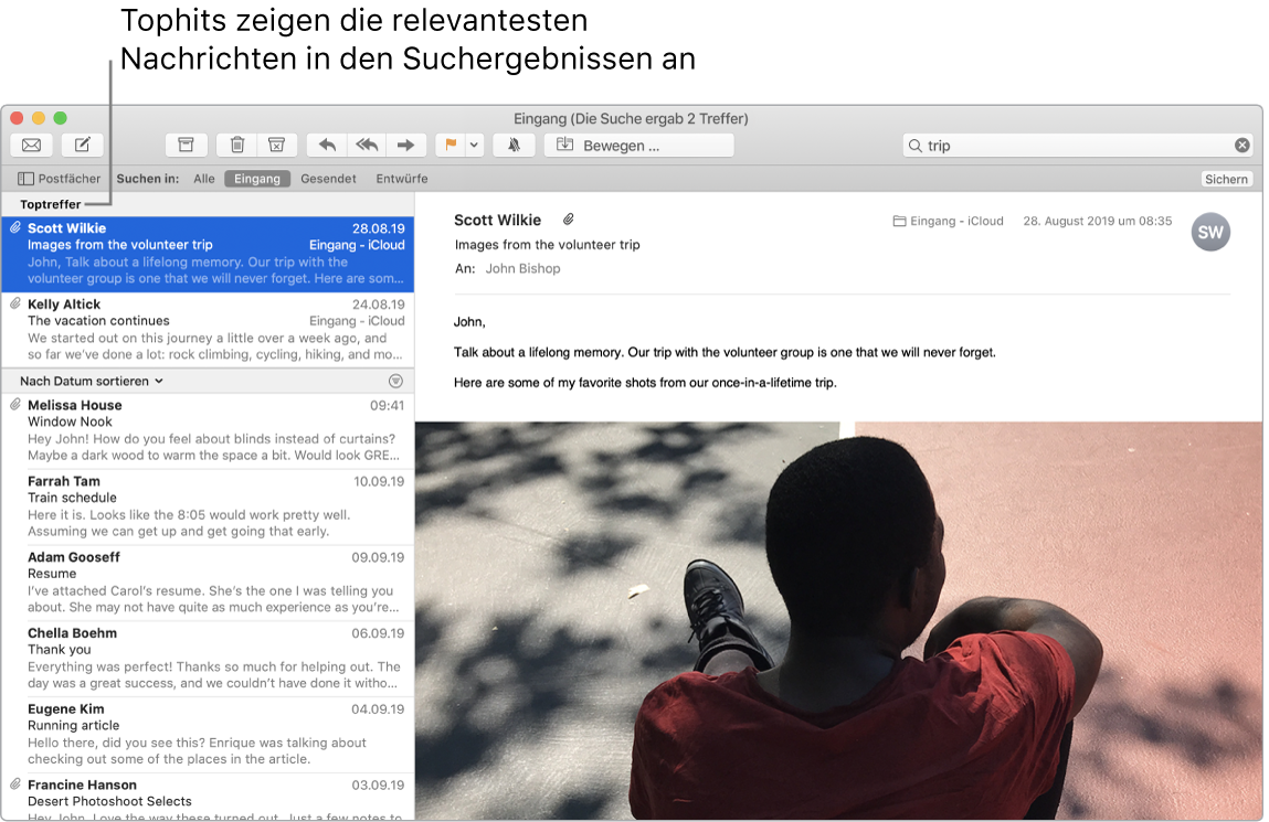 Ein Mail-Fenster zeigt die Toptreffer oben in der Liste an, gefolgt von anderen Ergebnissen.