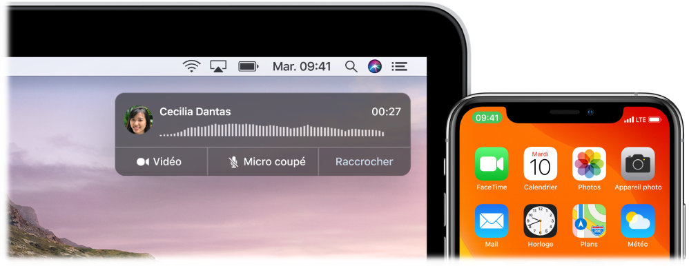 Écran d’un Mac affichant la fenêtre de notification d’appel en haut à droite, et un iPhone indiquant qu’un appel est en cours à travers le Mac.