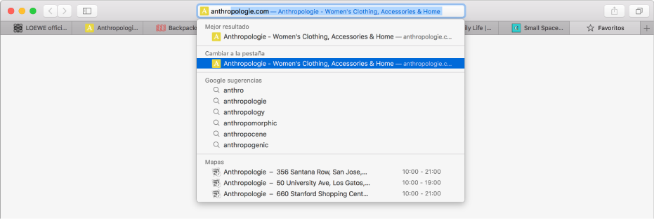 Ventana de Safari con la primera parte de una dirección de página web ingresada en el campo de búsqueda inteligente. El mismo sitio web aparece en la lista de resultados debajo de “Cambiar a la pestaña”, ya que el sitio ya se encuentra abierto en otra pestaña.