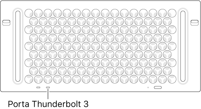 La parte superiore di Mac Pro, con in evidenza la porta Thunderbolt 3 corretta da utilizzare.