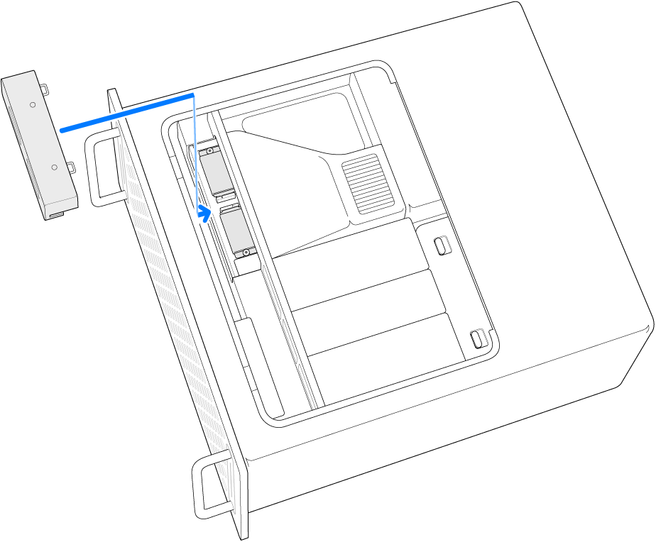 Mac Pro lagt på siden. Det vises hvordan SSD-dekslet settes tilbake på plass.