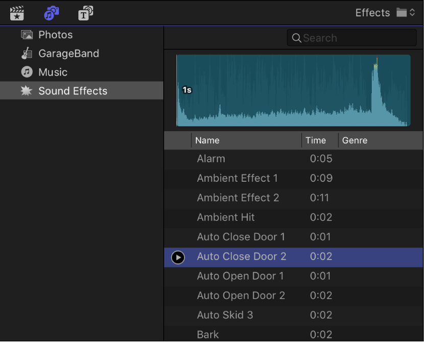 La barra lateral “Fotos y audio” con la categoría de efectos de sonido seleccionada y el explorador con una lista de clips de efectos sonoros