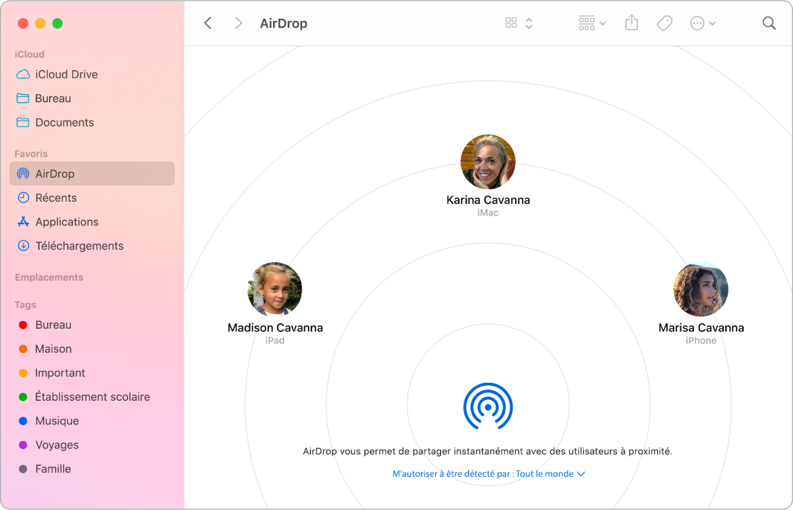 Fenêtre du Finder avec AirDrop sélectionné dans la section Favoris de la barre latérale.