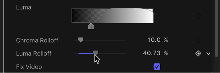 Adjusting the Luma Rolloff slider of the Keyer filter