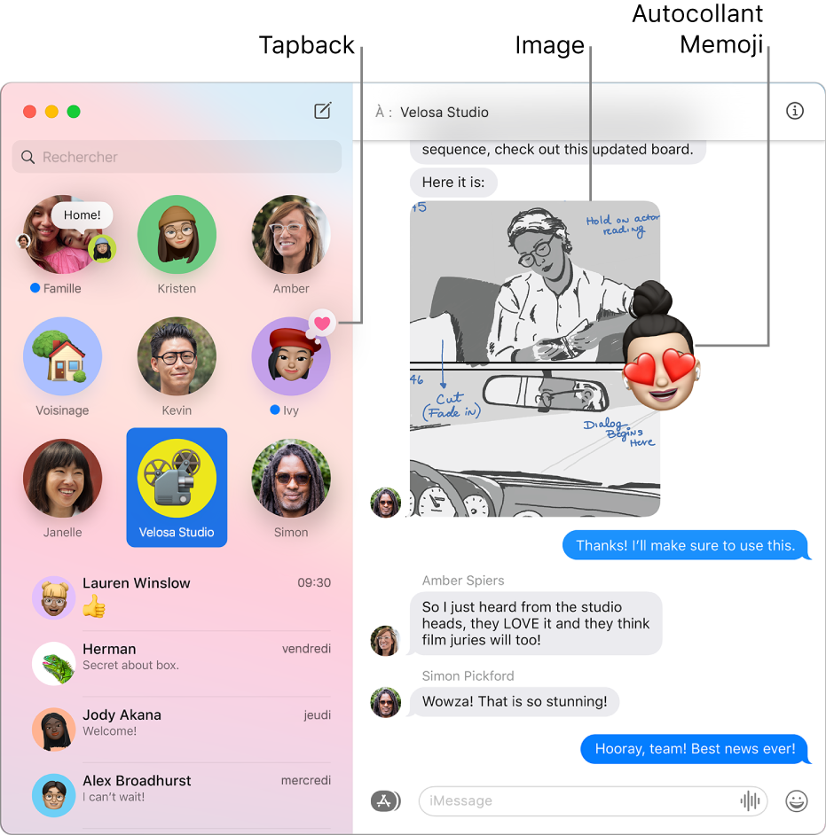 La fenêtre Messages avec plusieurs conversations dans la barre latérale de gauche, ainsi qu’une conversation ouverte sur la droite. Quelques éléments sont mis en évidence : un Tapback au-dessus d’une conversation épinglée à gauche, ainsi qu’une image et un autocollant Memoji dans la conversation à droite.
