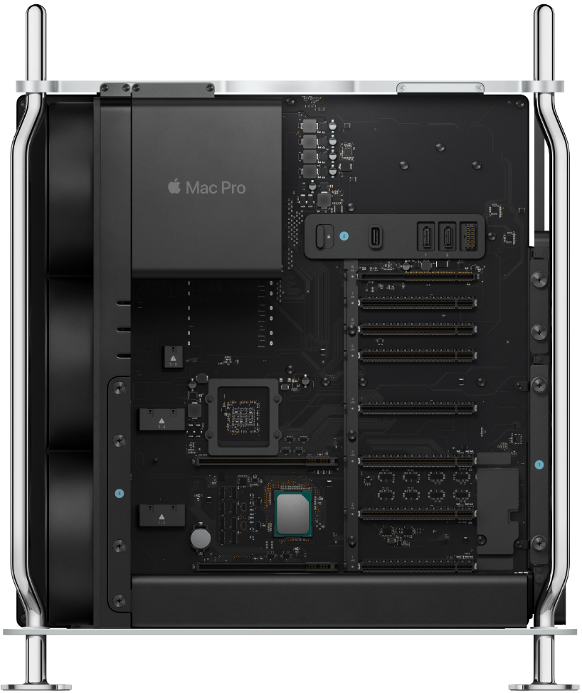 מבט מבפנים על Mac Pro ניצב (מגדל).