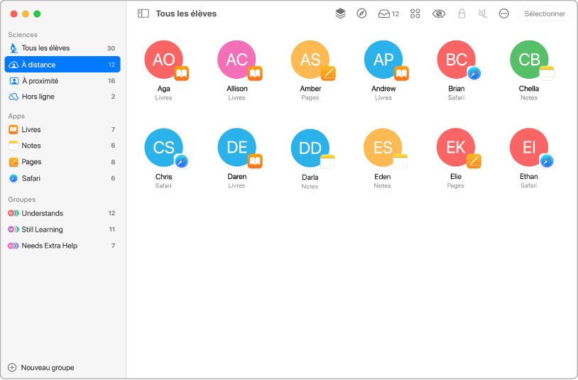 Fenêtre En classe montrant des élèves sélectionnés qui sont à distance.