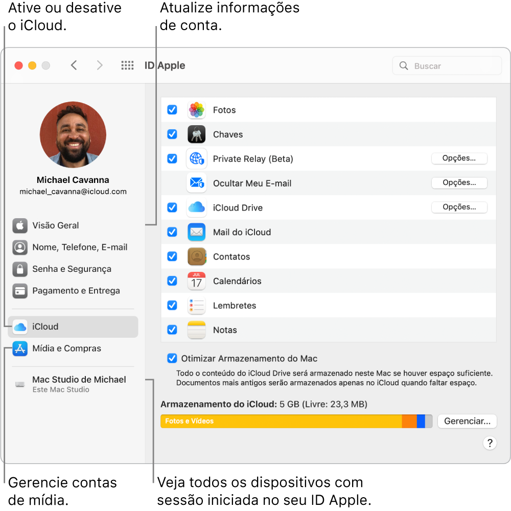 O painel ID Apple nas Preferências do Sistema. Clique em um item na barra lateral para atualizar suas informações de conta, ativar ou desativar o iCloud, gerenciar contas de mídia e ver todos os dispositivos com uma sessão iniciada com o seu ID Apple.