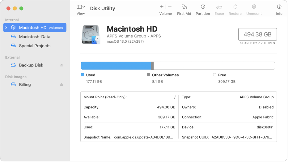 Das Fenster des Festplattendienstprogramms zeigt ein APFS-Volume auf einer internen Festplatte, ein Volume auf einer externen Festplatte und eine Image-Datei.