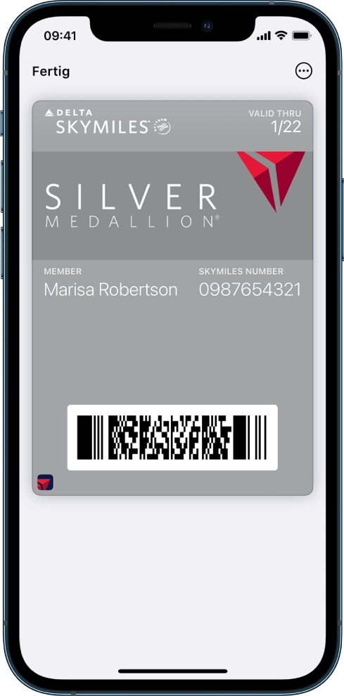 Eine Bordkarte in der App „Wallet“ mit den Angaben zum Flug und dem QR-Code unten.