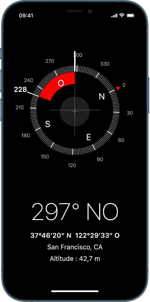 L’écran Boussole affichant la direction vers laquelle l’iPhone est orienté, votre position actuelle et votre altitude.