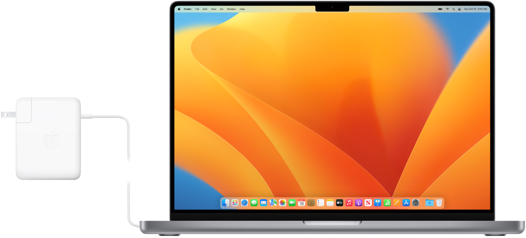 MacBook Pro 16 ιντσών με συνδεδεμένο το τροφοδοτικό.