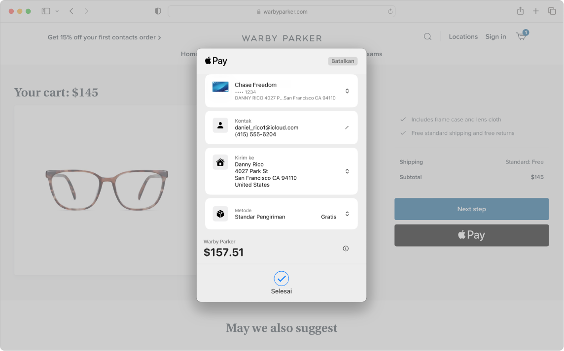 Layar Mac menampilkan pembelian online yang sedang dilakukan menggunakan pilihan Apple Pay di Safari.