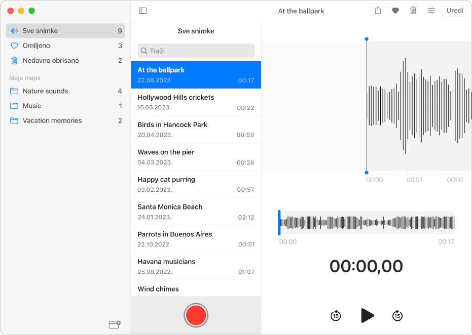 Aplikacija Diktafon s mapom rubnog stupca na lijevoj strani. Pametne mape prikazane su pri vrhu: Sve snimke, Omiljeno i Nedavno obrisano. Mape koje izrađujete prikazuju se u odjeljku Moje mape.