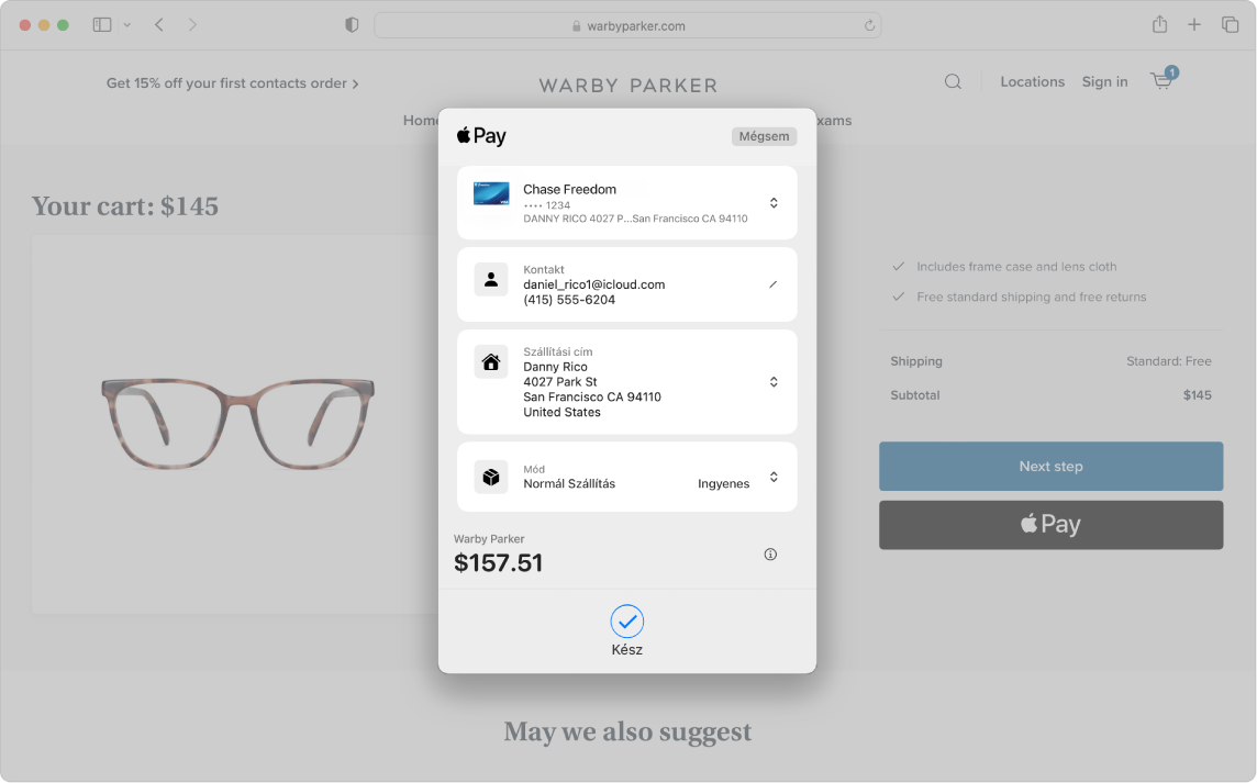 A Mac képernyőjén egy folyamatban lévő online fizetési tranzakció látható, amely az Apple Pay fizetési móddal történik a Safariban.