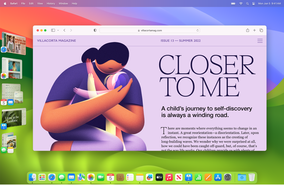 Un ecran care prezintă Safari în centru și alte aplicații deschise de‑a lungul părții din stânga folosind Manager de scenă.