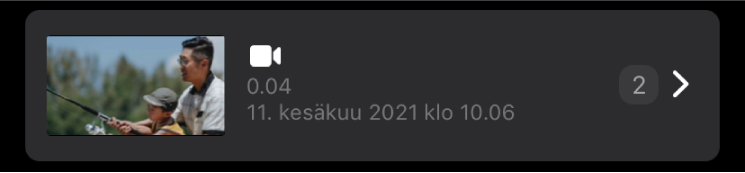 Kahden klipin ryhmä taikaelokuvaprojektissa ja numero 2 ryhmän oikealla puolella.