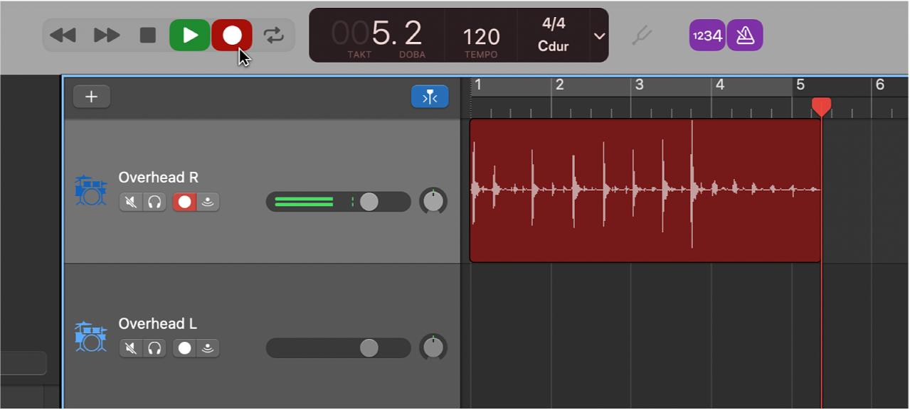 Zobrazenie nahratého audiorozsahu v oblasti stôp červenou farbou.