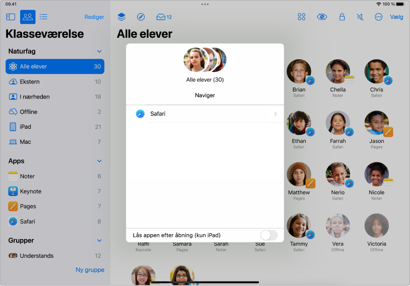 Vinduet Naviger i Klasseværelse på iPad viser en gruppe valgte elever og derover to modtagere, der kan vælges mellem – Bøger og Safari.