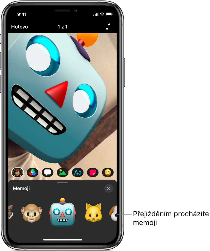 Memoji robot v prohlížeči s vybraným tlačítkem Memoji a postavičkami memoji níže