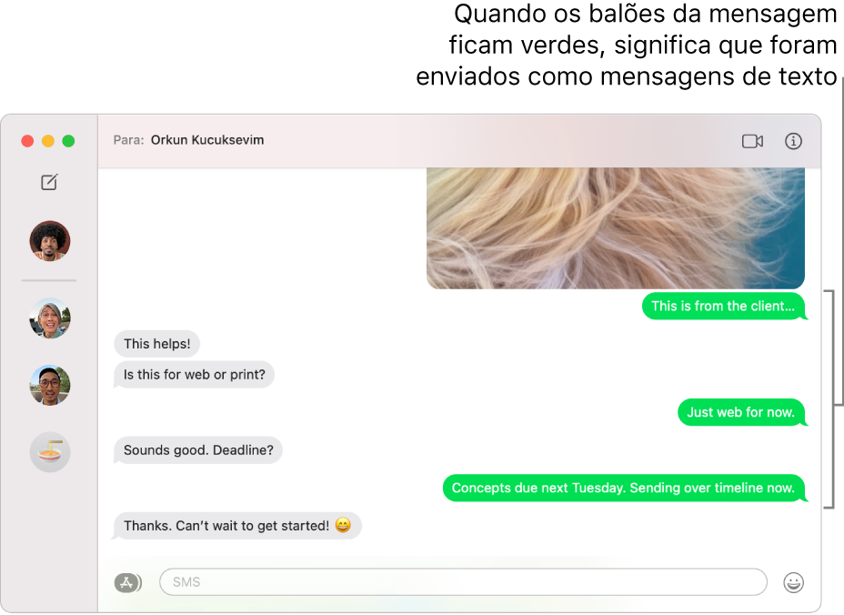 A janela da aplicação Mensagens com várias conversas listadas na barra lateral à esquerda e uma transcrição apresentada à direita. Os balões de mensagem são verdes, o que indica que foram enviadas como SMS.