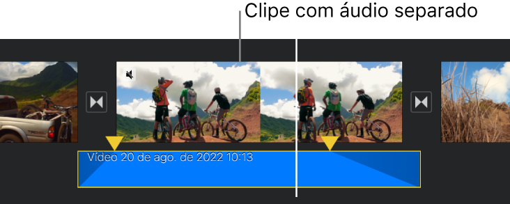 Clipe de vídeo na linha do tempo com um clipe de áudio separado em azul abaixo.